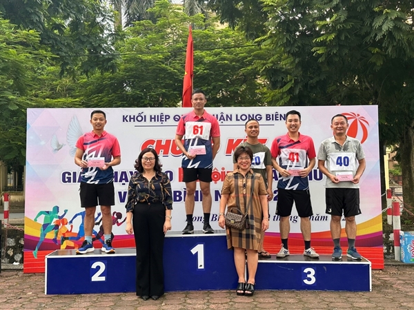 Viện KSND quận Long Biên tham gia Giải chạy Báo Hà Nội mới lần thứ 49 vì Hòa Bình năm 2024